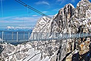 С моста открывается захватывающий вид. // Derdachstein.at