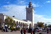 Маршрут знакомит с достопримечательностями города. // e-travels.com.ua