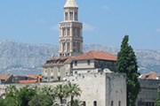 Дворец построен в конце III - начале IV века. // Wikipedia