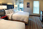 Номер в Courtyard New York Manhattan/Herald Square // marriott.com