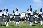 Выступление волынщиков на Играх горцев // wikimedia.org