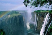 Водопад Виктория расположен на реке Замбези. // Travel.ru