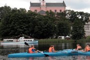 Инфоцентр плавает по озерам Вигерского национального парка. // rp.pl