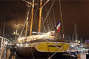 Старинную шхуну Le Marseillois спасти не удалось. // marseilleaccommodation.com