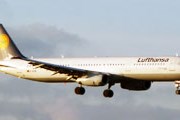 Самолет Lufthansa // Travel.ru