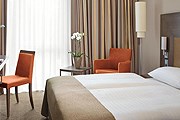 Номер в отеле InterCity Berlin Hauptbahnhof // intercityhotel.com