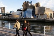 Туристы узнают о наиболее интересных зданиях городов Испании. // Buenolatina.ru