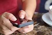 Книги в дорогу можно скачать прямо перед вылетом. // iStockphoto / hocus-focus