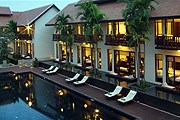 Внутренний двор отеля Anantara Angkor Resort & Spa // anantara.com