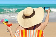 Одежда не должна быть вызывающей. // iStockphoto