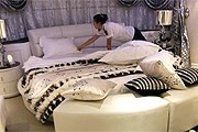 Власти Китая запретили чиновникам роскошествовать. // qz.com