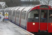 Поезд линии Piccadilly // Travel.ru