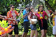 Сонгкран - веселый праздник. // thailand-news.ru