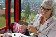 Кабину подъемника превращают в мини-ресторан. // Myswitzerland.com