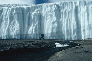 Огромные ледники - одна из достопримечательностей Килиманджаро. // pnas.org