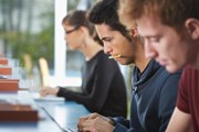 Изучение английского в Британии все популярнее. // iStockphoto / Diego Cervo