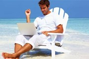 На пляжах Бенидорма можно выйти в интернет.// emsisoft.com