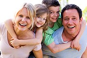 Многие берут с собой детей в поездку на майские праздники. // iStockphoto / monkeybusinessimages