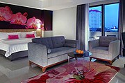 Номер в favehotel Daeng Tompo // favehotels.com