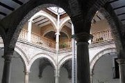 Дворец построен в XVI веке. // buenolatina.ru