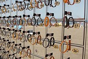 На пляжах появились камеры хранения вещей. // espanarusa.com