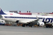 Самолет LOT // Travel.ru