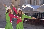 Мажоретки на карнавале в Которе // Турофис Черногории