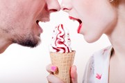 Туристы также смогут посетить кафе-мороженое. // Olga Rosi, Shutterstock.com