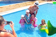 Туристов научат плавать в стиле русалок. // sirenasmediterraneanacademy.com