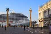 Налог на ночевки в отелях Венеции растет. // GTS Production, shutterstock