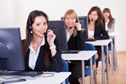 Жалобы принимают по телефону, а также лично или онлайн. // Andrey Popov, Shutterstock.com