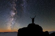 Экскурсия начнется в полночь. // Anton Petrus, Shutterstock.com