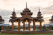 Отель Kempinski Nay Pyi Taw оформлен в традиционном бирманском стиле. // kempinski.com