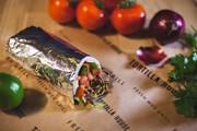 Уличная еда лучше всего знакомит с кулинарными традициями. // streetfoodcarnival.fi