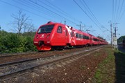 Поезд "Аэроэкспресса" на пути в Шереметьево // Travel.ru