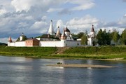 Старица - один из важнейших туристических городов области. // Mikhael Vorozhtsov, Shutterstock.com