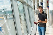 Достаточно иметь действующий загранпаспорт. // TravnikovStudio, Shutterstock.com