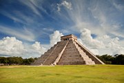 Мексика - это не только пляжи, но и культурно-познавательный отдых. // Ariena, shutterstock.com
