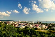 Туристам нравится отдых на юге России. // AAresTT, Shutterstock.com