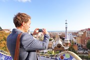 Архитектура Барселоны привлекает туристов. // Maridav, Shutterstock.com