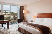 Номер в лионском отеле Marriott // marriott.com