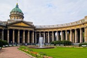 Санкт-Петербург - лидер по поездкам на майские праздники. // Karol Kozlowski, shutterstock