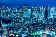 Увидеть Годзиллу можно в районе Синдзюку. // Luciano Mortula, Shutterstock.com