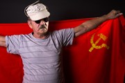 С флагами и другой символикой стоит быть осторожнее. // Galyamin Sergej, Shutterstock.com