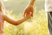 Доверенность лучше взять с собой в поездку. // KonstantinChristian, shutterstock
