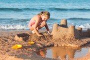 Анапа - популярное направление семейного отдыха. // Ingrid Balabanova, Shutterstock.com