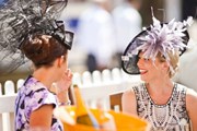 Ladies Day - самый яркий день соревнований. // goodwood.com