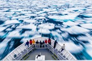 Арктические круизы дарят незабываемые впечатления. // DonLand, Shutterstock.com