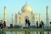 Нововведение нравится туристам. // Mridha Shihab Mahmud, newshour.com