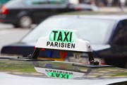 Парижские таксисты выступают против сервиса Uber. // andersphoto, shutterstock